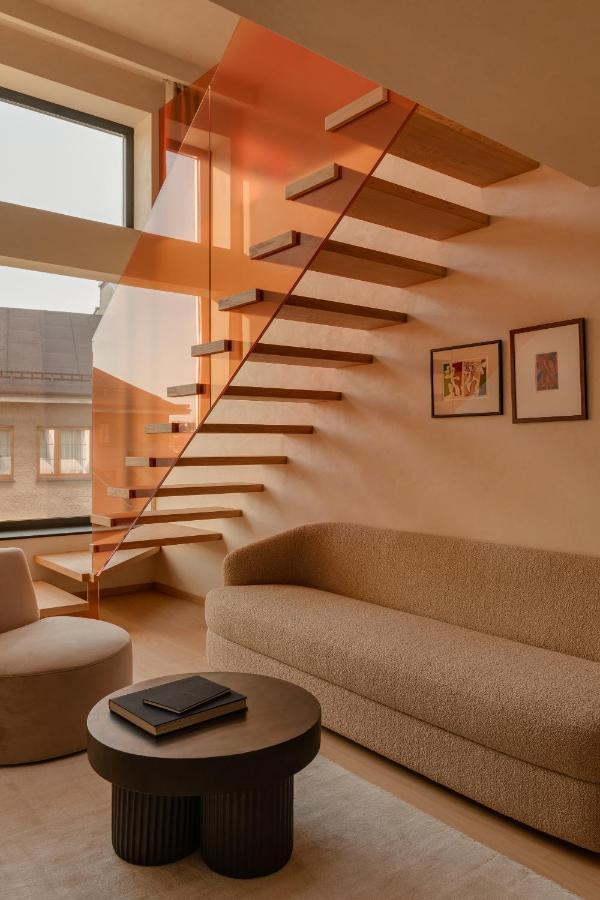 Large Suite